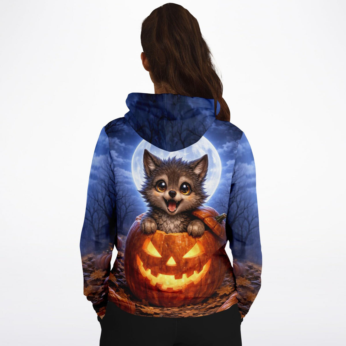 Hoodie mit Mondwolf-Motiv: Ein süßer Wolf im Kürbis vor Vollmond-Kulisse, perfekt für Fans von kreativen DIY-Kunstwerken.