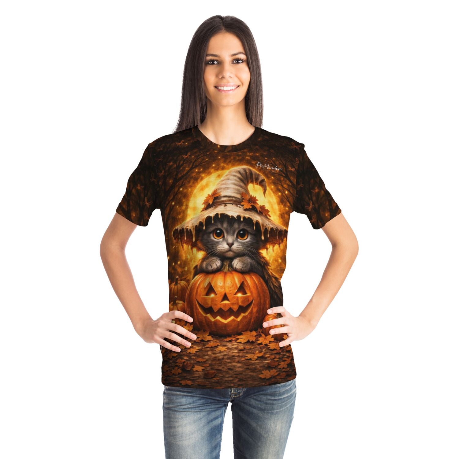 Frau trägt Dreamer T-Shirt mit kleiner Kürbishexe als Motiv, passend im Stil zu Diamond Painting und Malen nach Zahlen