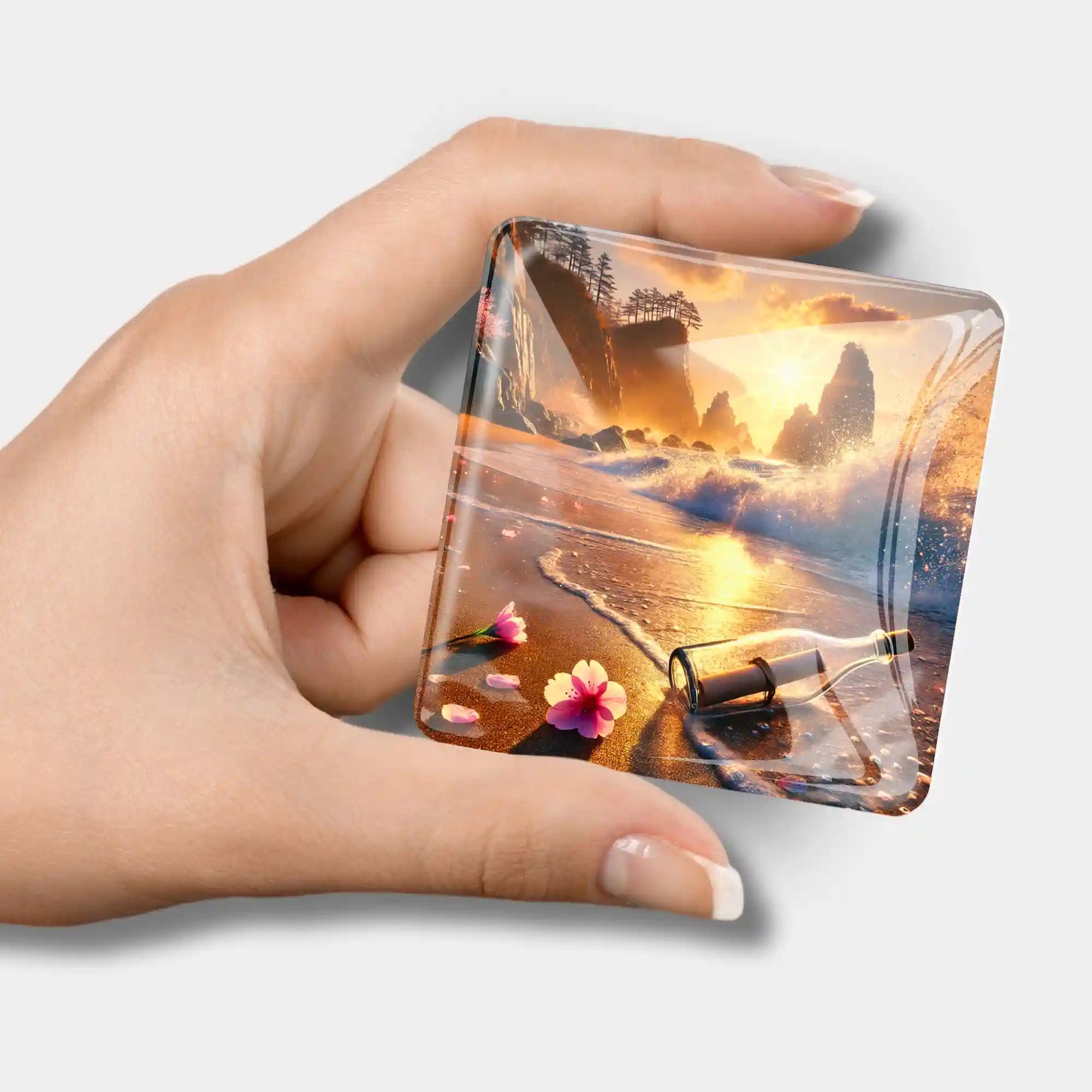 Quadratischer Diamond Painting Cover Minder mit Motiv Was das Meer bewahrt in der Hand gehalten