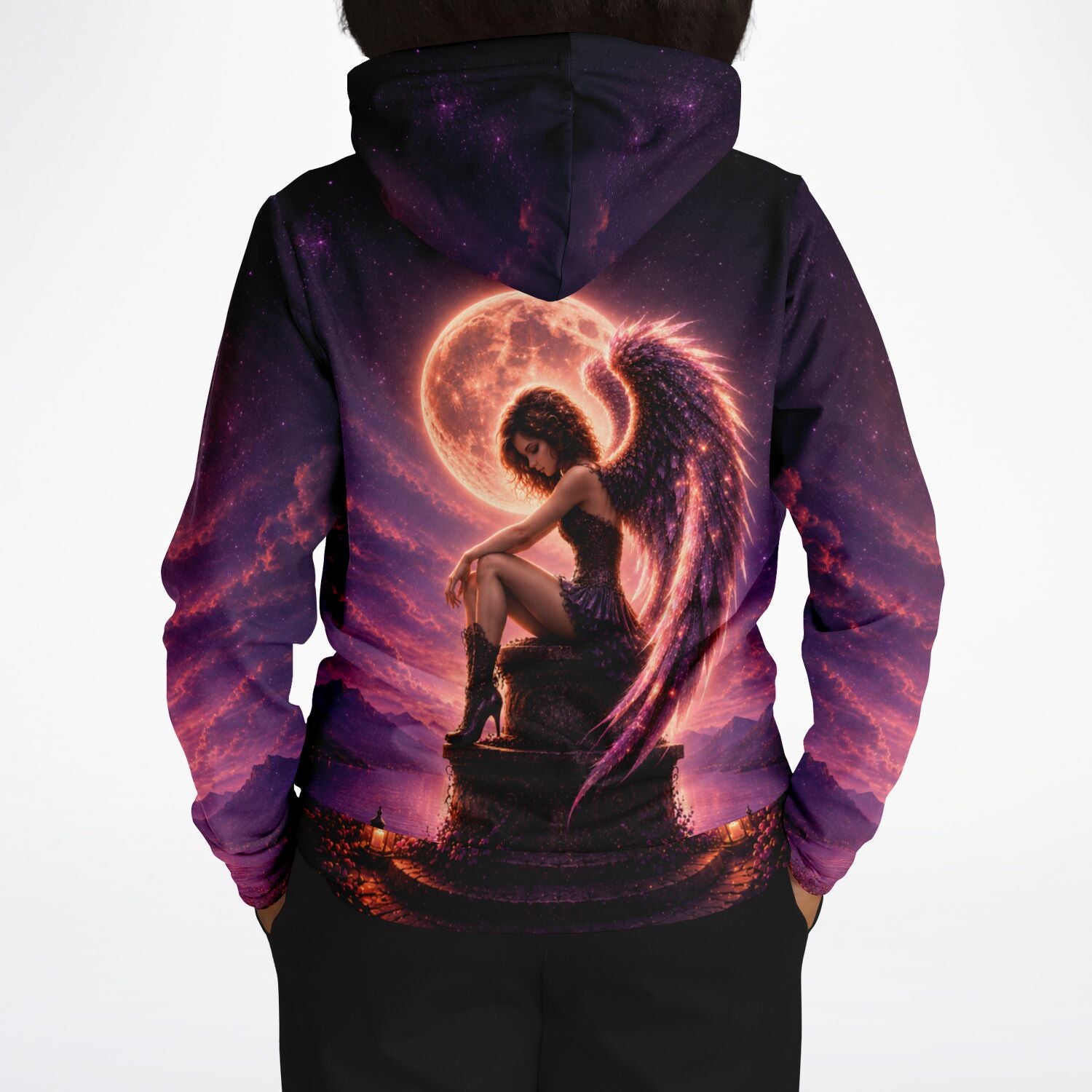 Dreamer Hoodie Aurelia Nachtflügel mit Engelmotiv, Vollmond und Galaxie-Design, passend zum Diamond Painting Stil.