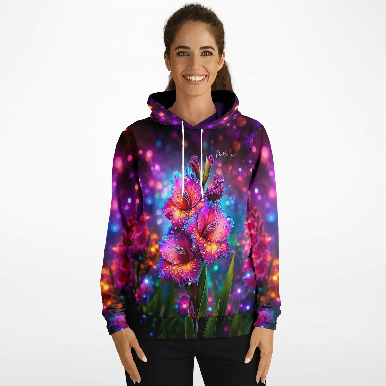 Frau trägt Dreamer Hoodie mit glänzendem Gladiolen-Motiv in leuchtenden Farben, ideal für Diamond Painting Fans.