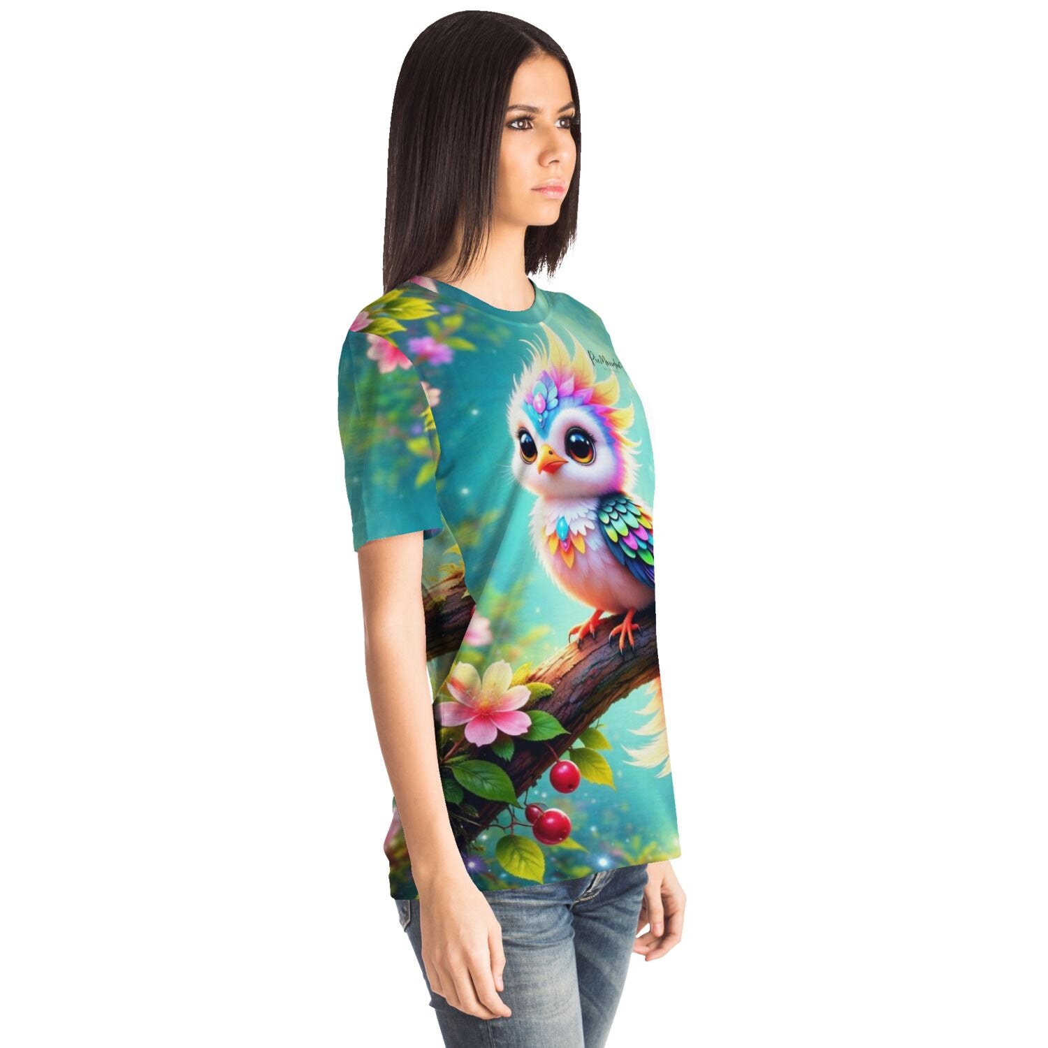 Frau trägt Dreamer T-Shirt mit buntem Vogel-Motiv im Stil von Diamond Painting und Malen nach Zahlen Kunst