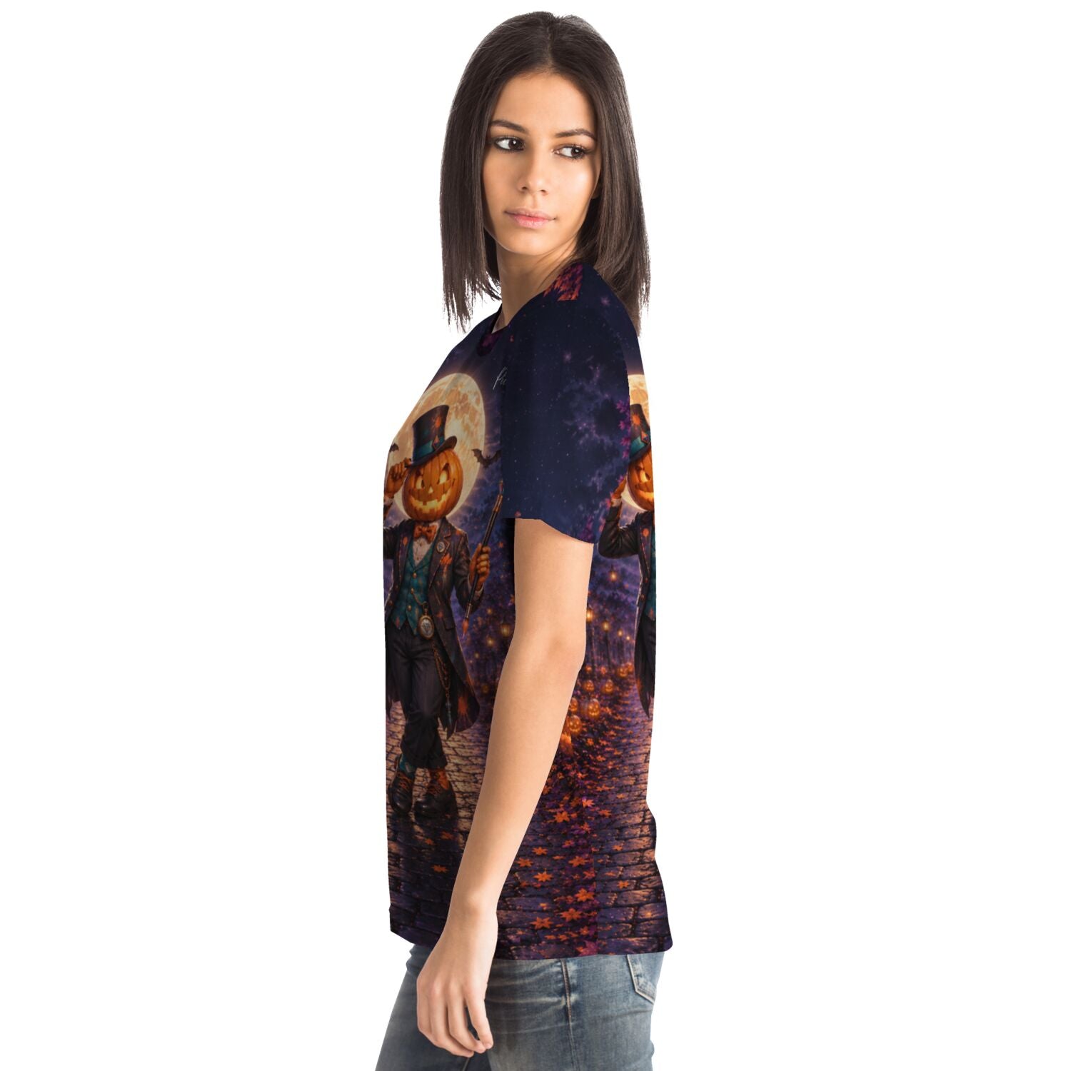 Frau trägt ein T-Shirt mit Halloween-Kürbiskopf-Motiv im Stil von Malen nach Zahlen und Diamond Painting Kunst