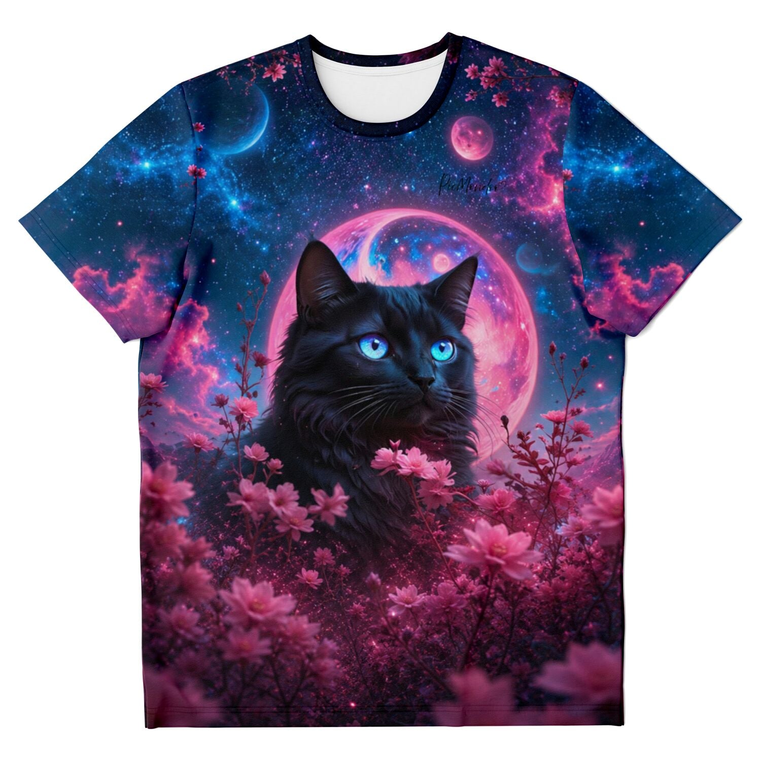 T-Shirt mit schwarzer Katze, blauen Augen und pinken Blumen vor einer Galaxie, inspiriert durch Diamond Painting Motive