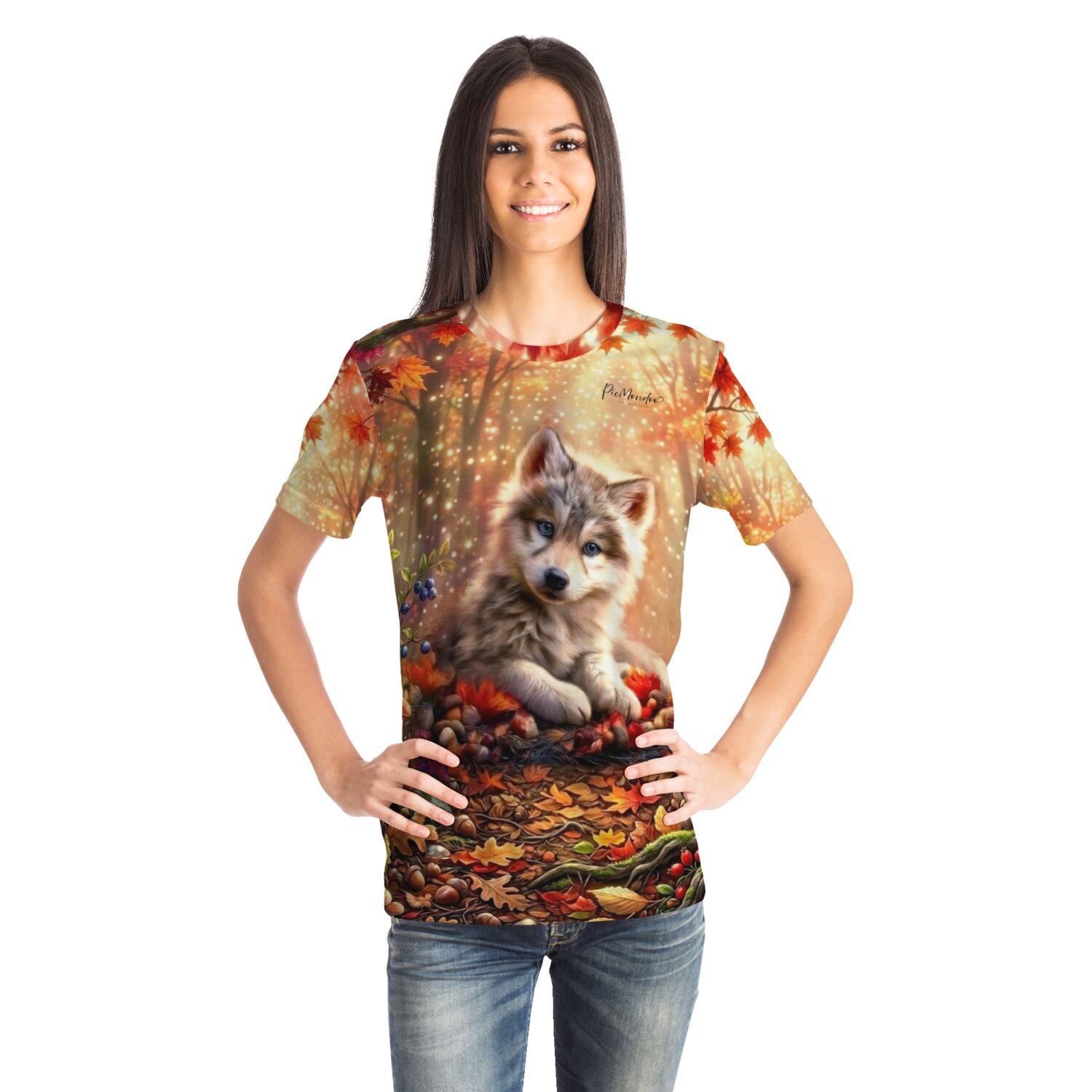 Frau trägt ein T-Shirt mit Diamond Painting Akiro Wolf Motiv im herbstlichen Wald, ideal für Diamond Painting Fans als Mode.