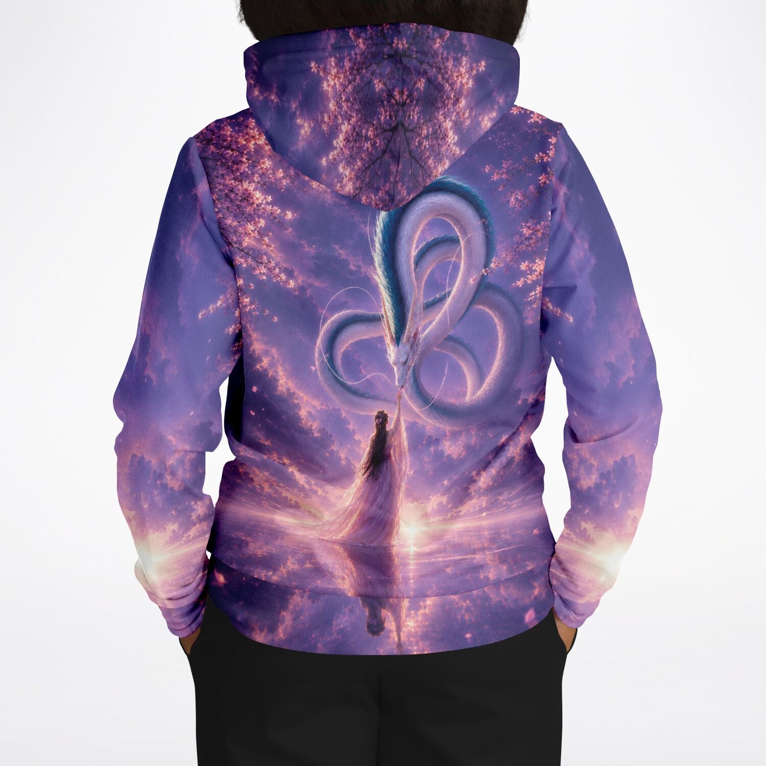 Dreamer Hoodie mit Fantasy-Drachen Motiv in Lila-Tönen, ähnlich faszinierend wie unsere Diamond Painting Kunstwerke.