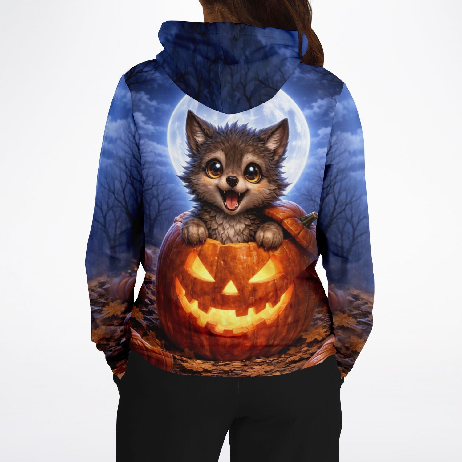 Dreamer Hoodie von Picmondoo mit niedlichem Wolfswelpen im leuchtenden Halloween-Kürbis vor Vollmond