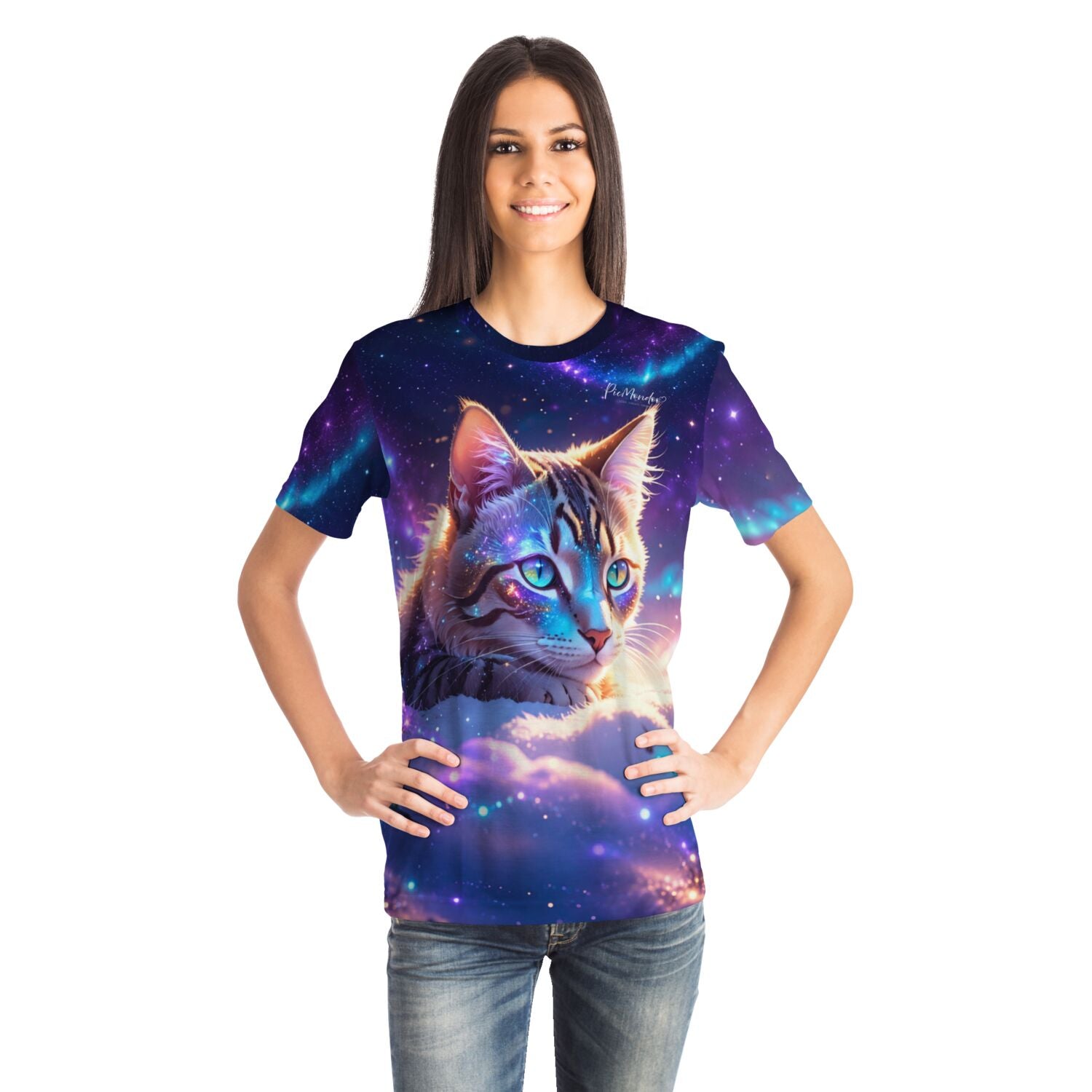 Frau trägt Samtpfote T-Shirt mit Weltraum-Katzenmotiv in Diamond Painting Ästhetik – Limited Edition von Picmondoo