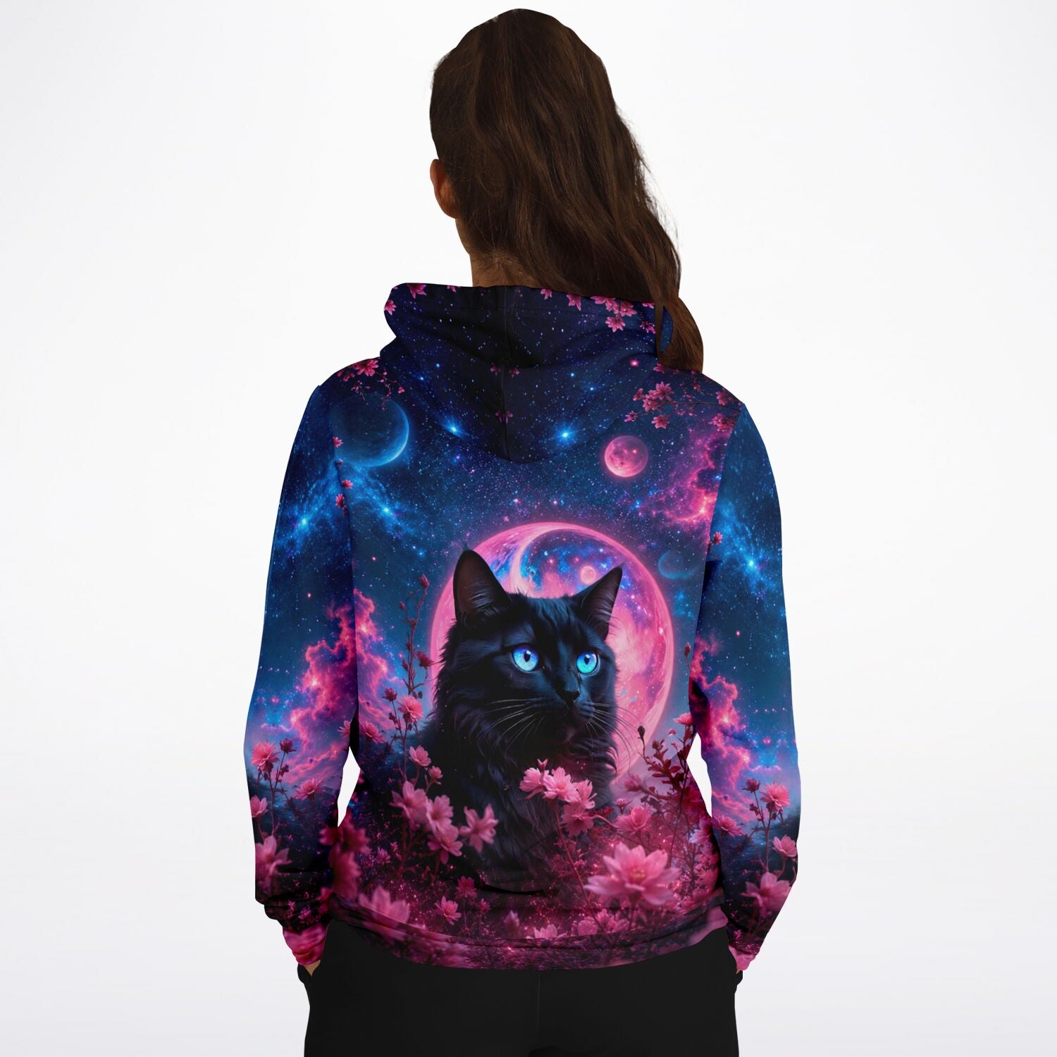 Dreamer Hoodie mit Nacht-Motiv: Schwarze Katze, leuchtender Mond und Blumen, ideal für Fans von Malen nach Zahlen Designs.