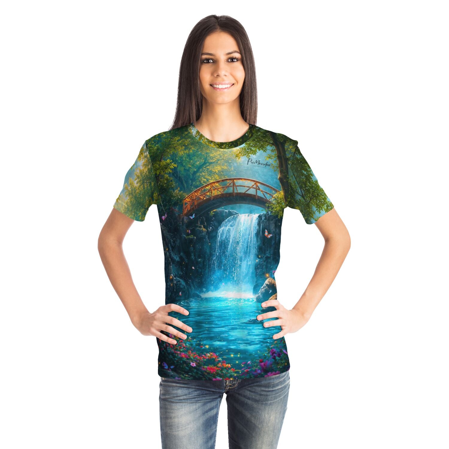 Frau trägt Dreamer T-Shirt mit Brücke der Träume Motiv, inspiriert durch Diamond Painting und Malen nach Zahlen Designs