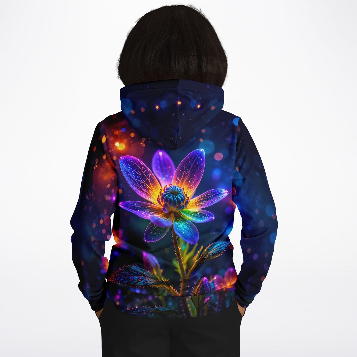 Dreamer Hoodie mit leuchtendem Blumen-Motiv, inspiriert von strahlender Diamond Painting Ästhetik in Lila und Blau