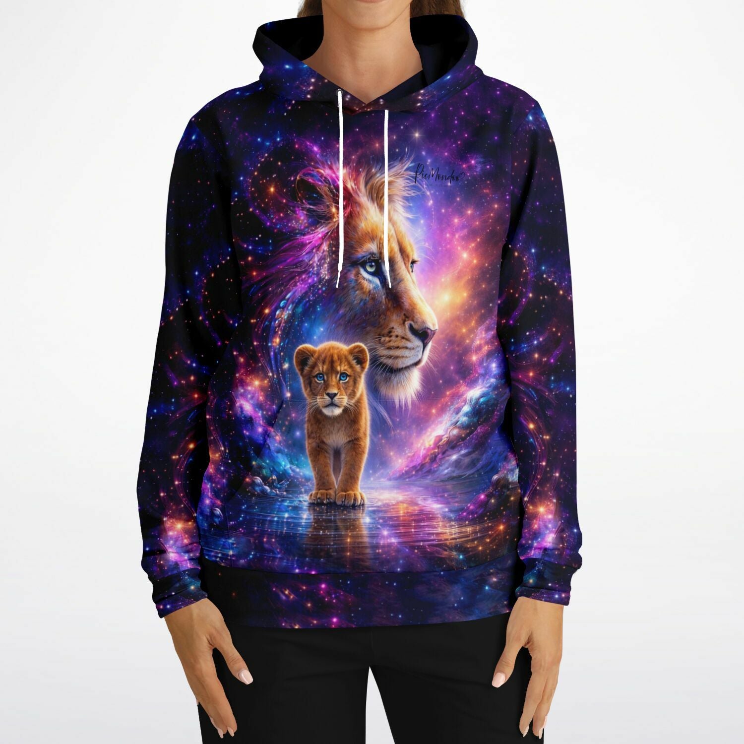 Dreamer Hoodie mit Löwen-Motiv im Galaxie-Design, passend zum Stil unserer Diamond Painting und Malen nach Zahlen Sets.