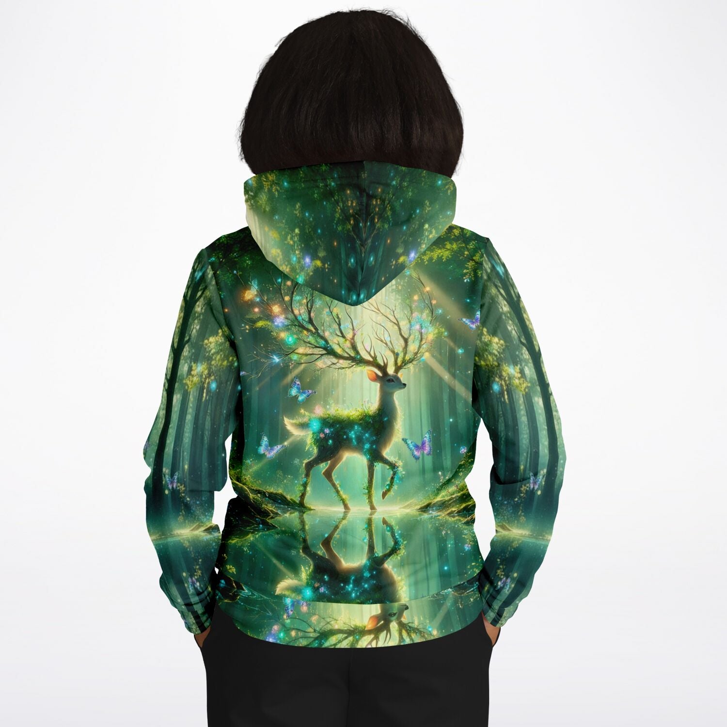 Dreamer Hoodie Wächter der verborgenen Lichtung mit magischem Hirsch-Motiv in leuchtenden Wald-Farben