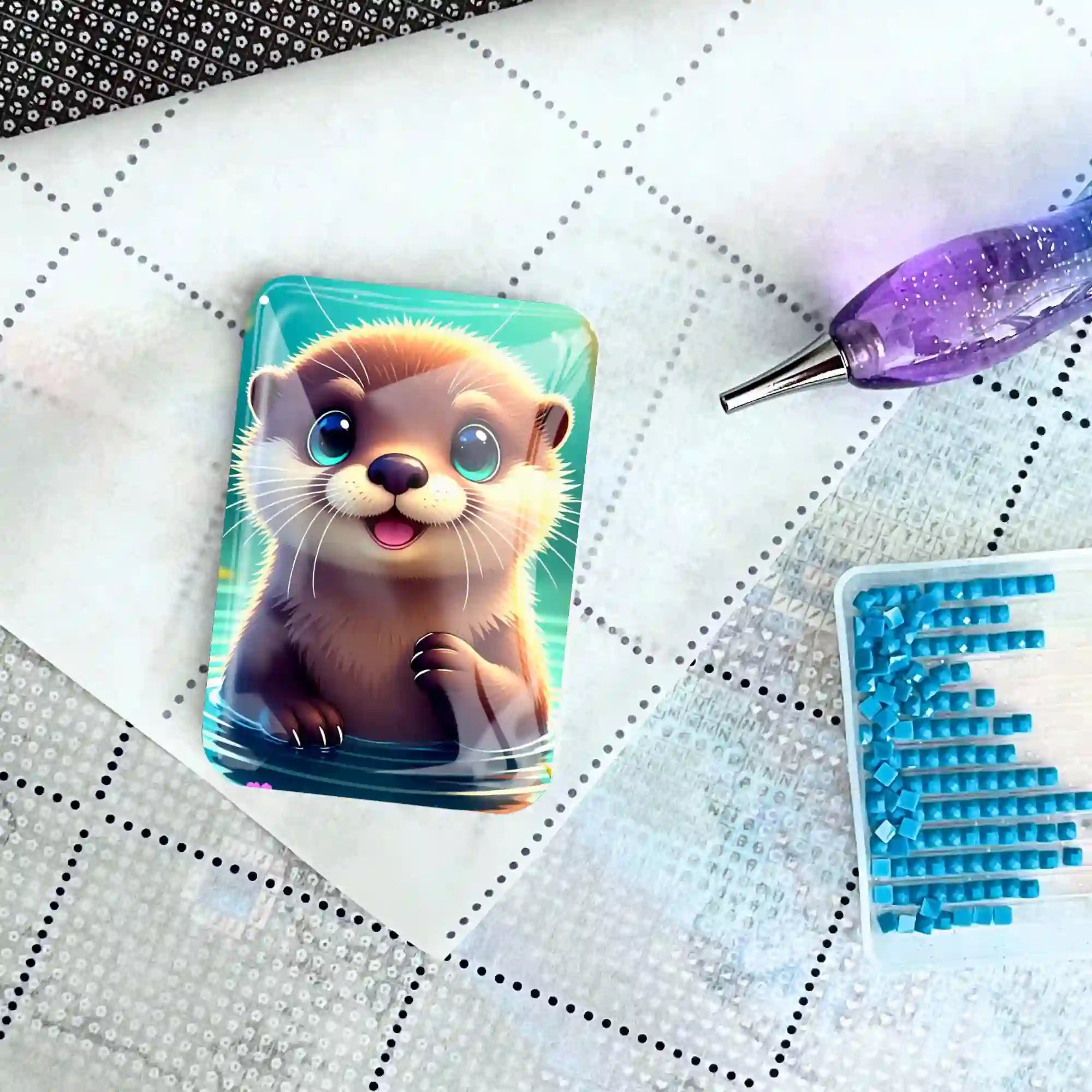 Glas Cover Minder mit Otter-Motiv als Zubehör für dein Diamond Painting Design auf einer Leinwand fixiert