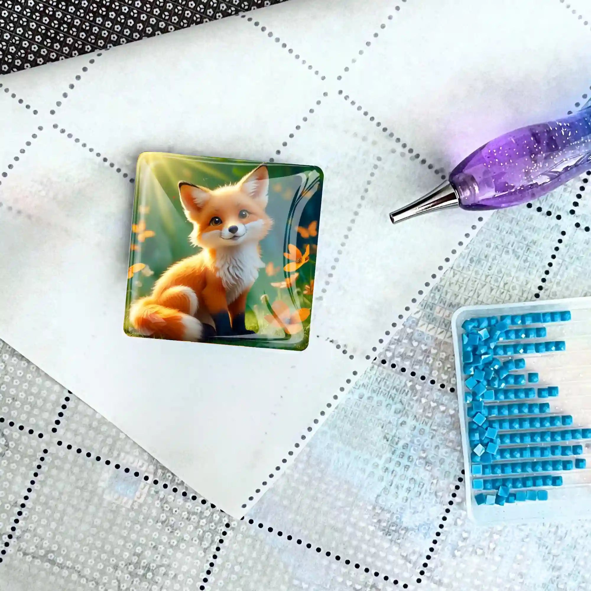 Foxy Casper Cover Minder aus Glas als magnetischer Halter für dein Diamond Painting Zubehör auf der Leinwand