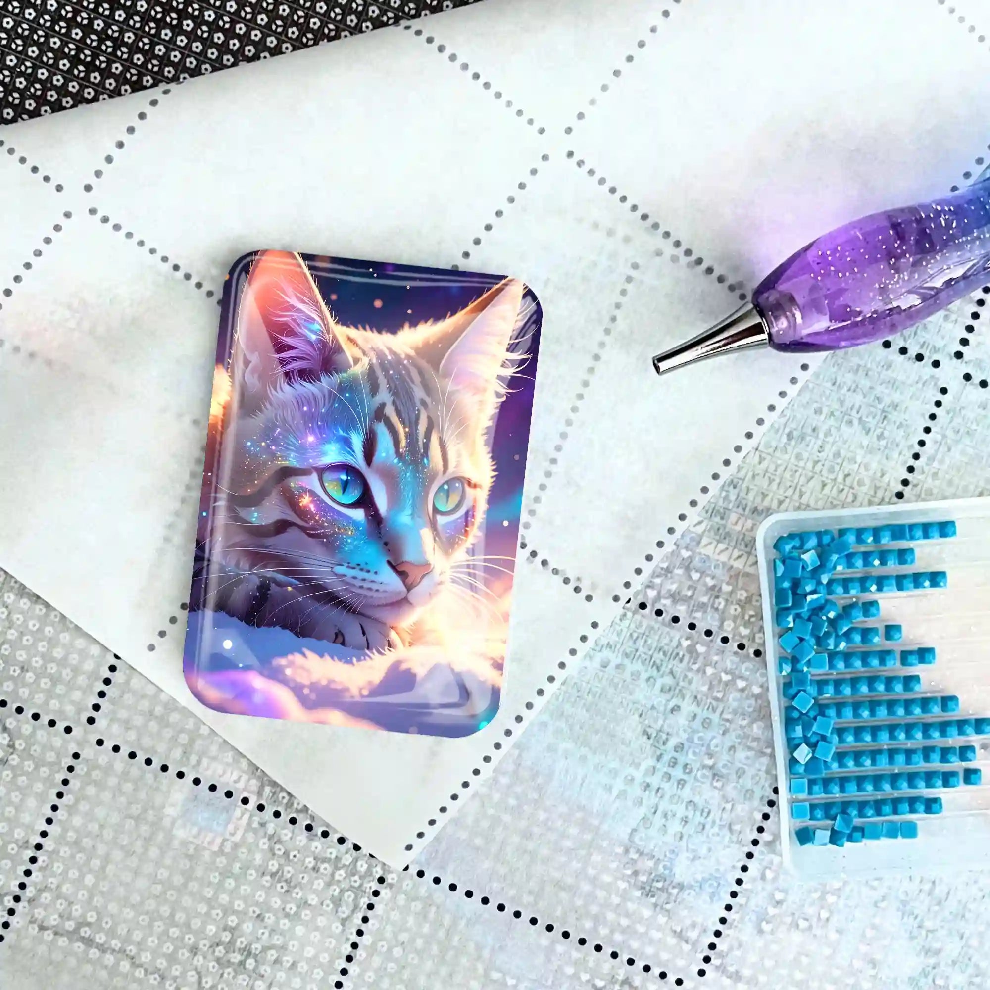 Magischer Cover Minder Samtpfote aus Glas als praktisches Zubehör für dein Diamond Painting mit Katzenmotiv