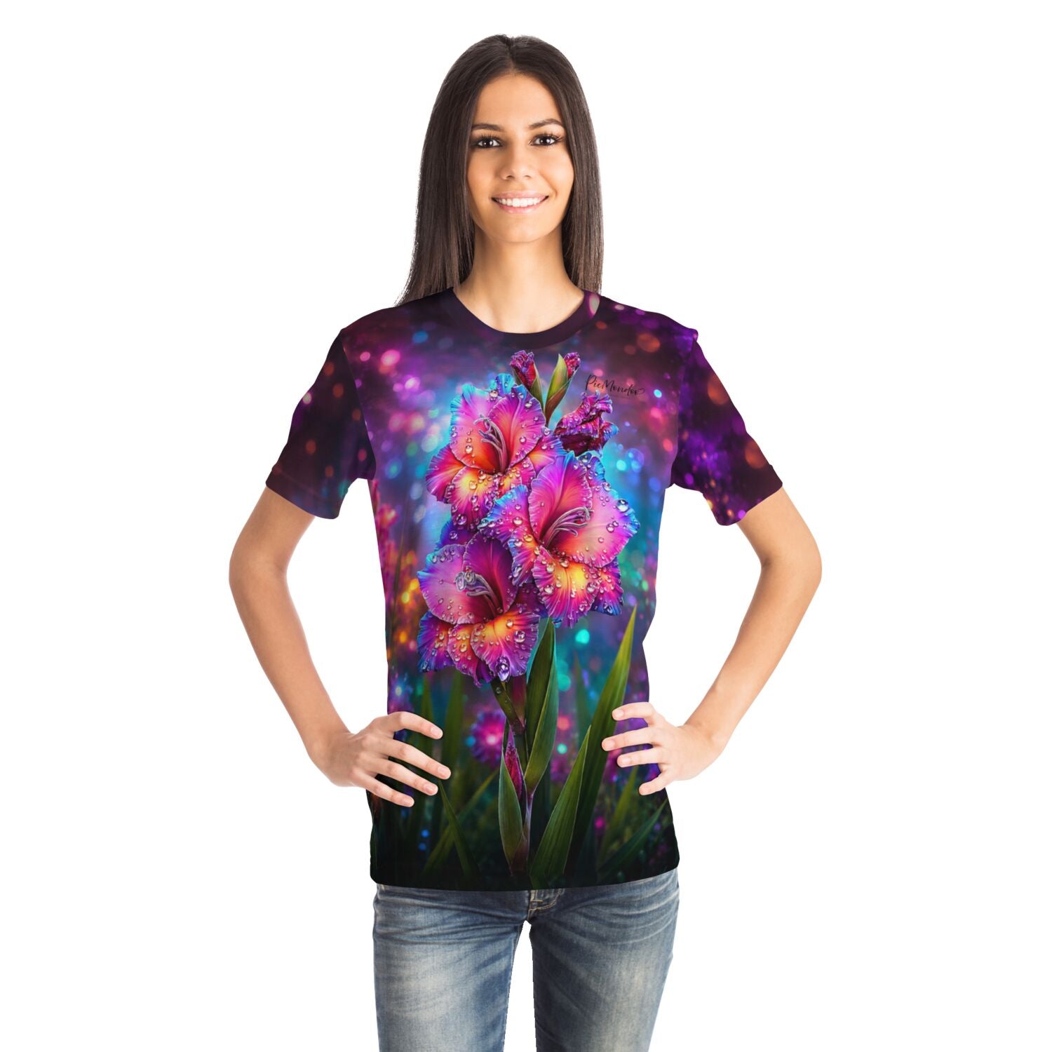Frau trägt Dreamer T-Shirt Morgentau mit farbenfrohem Blumen-Motiv im Stil von Diamond Painting Ästhetik