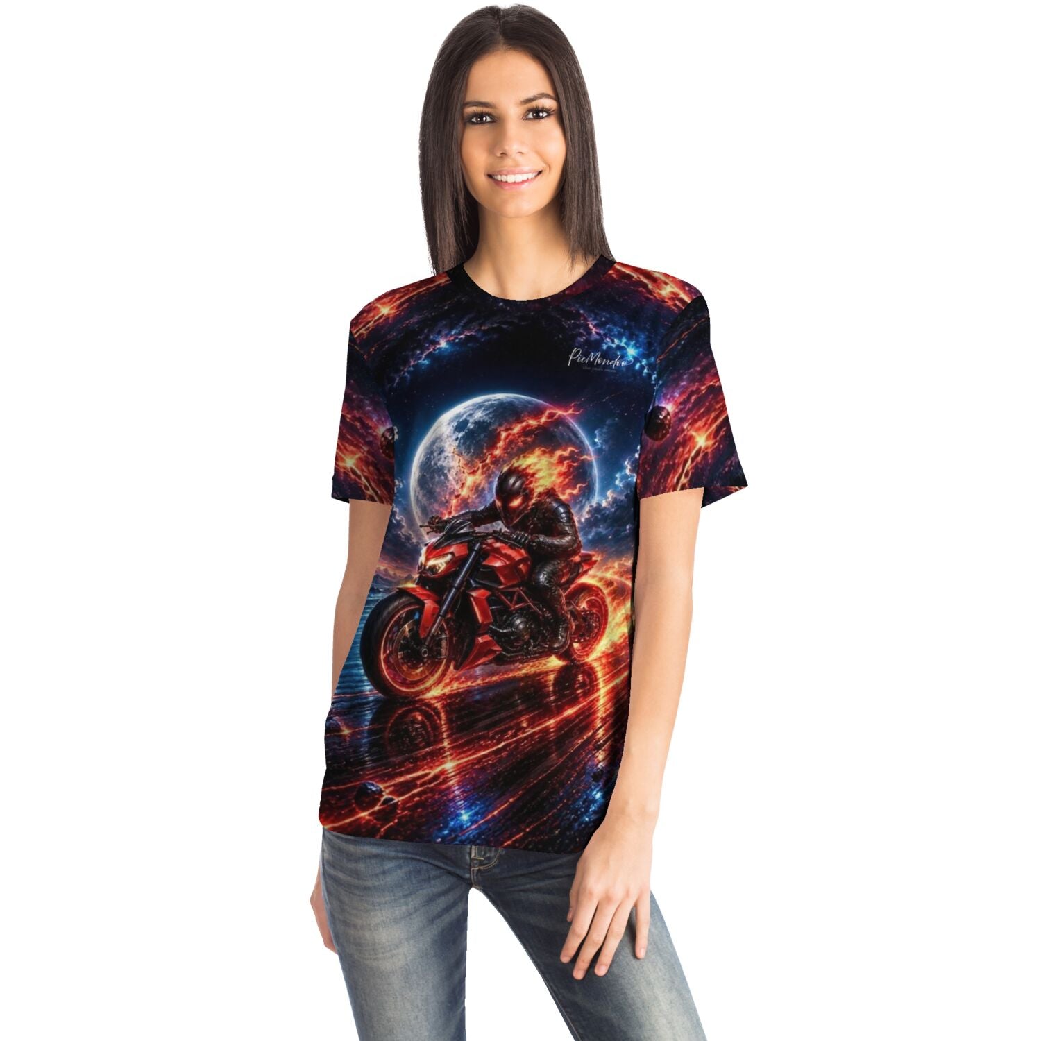 Frau trägt Dreamer T-Shirt mit flammendem Motorrad-Motiv, das den Stil unserer Diamond Painting und Malen nach Zahlen Sets spiegelt.