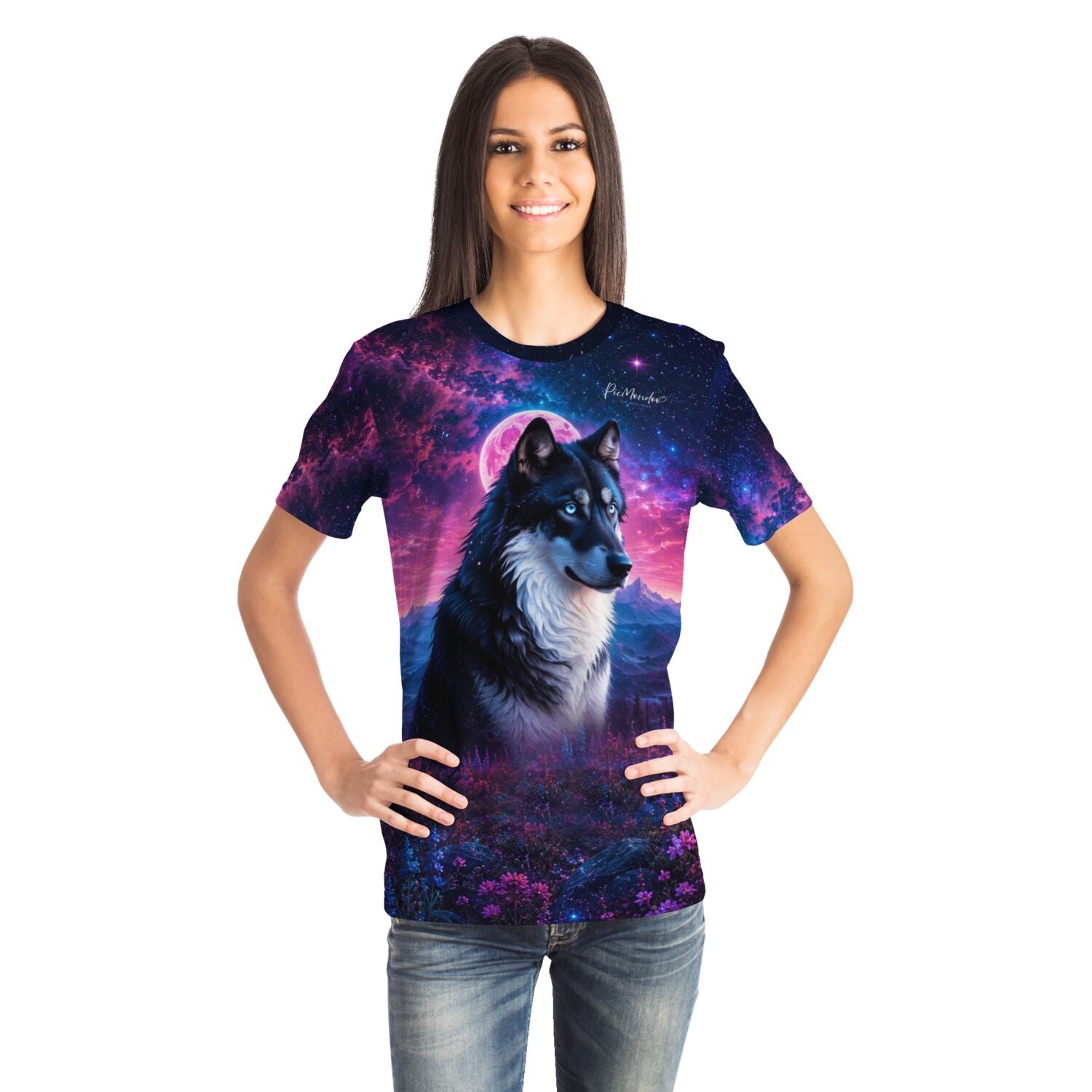 Frau trägt Dreamer T-Shirt mit Wolf-Motiv und Erdbeermond, passend zu Diamond Painting und Malen nach Zahlen Designs.