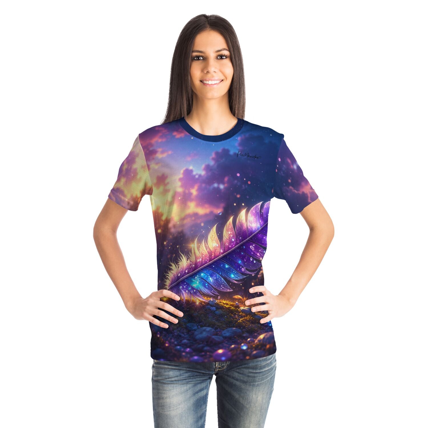 Frau trägt Dreamer T-Shirt mit buntem Feder-Motiv im Sternenhimmel-Design, ideal für Diamond Painting und Bastel-Fans.