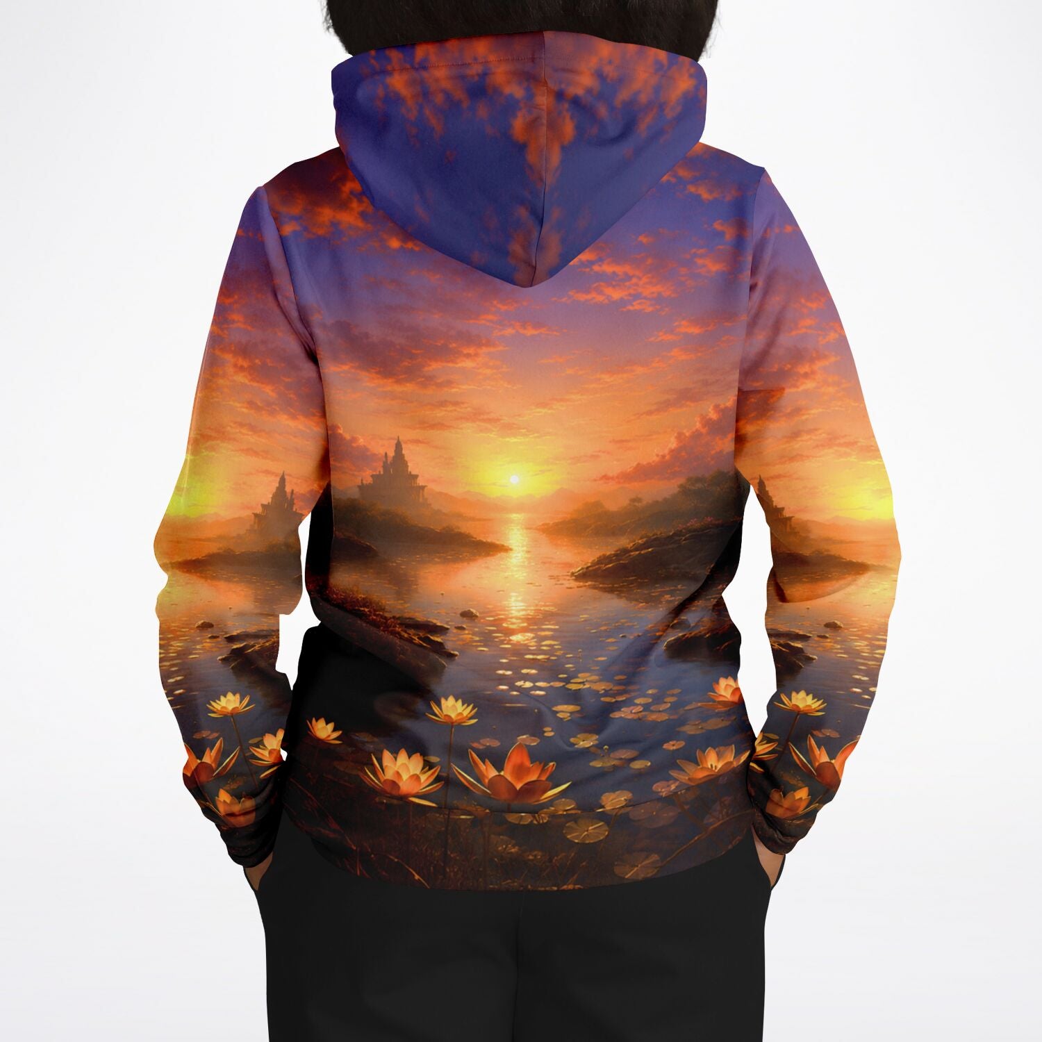 Dreamer Hoodie mit stimmungsvollem Sonnenuntergang, Lotusblüten am See und Schloss-Motiv in leuchtenden Farben
