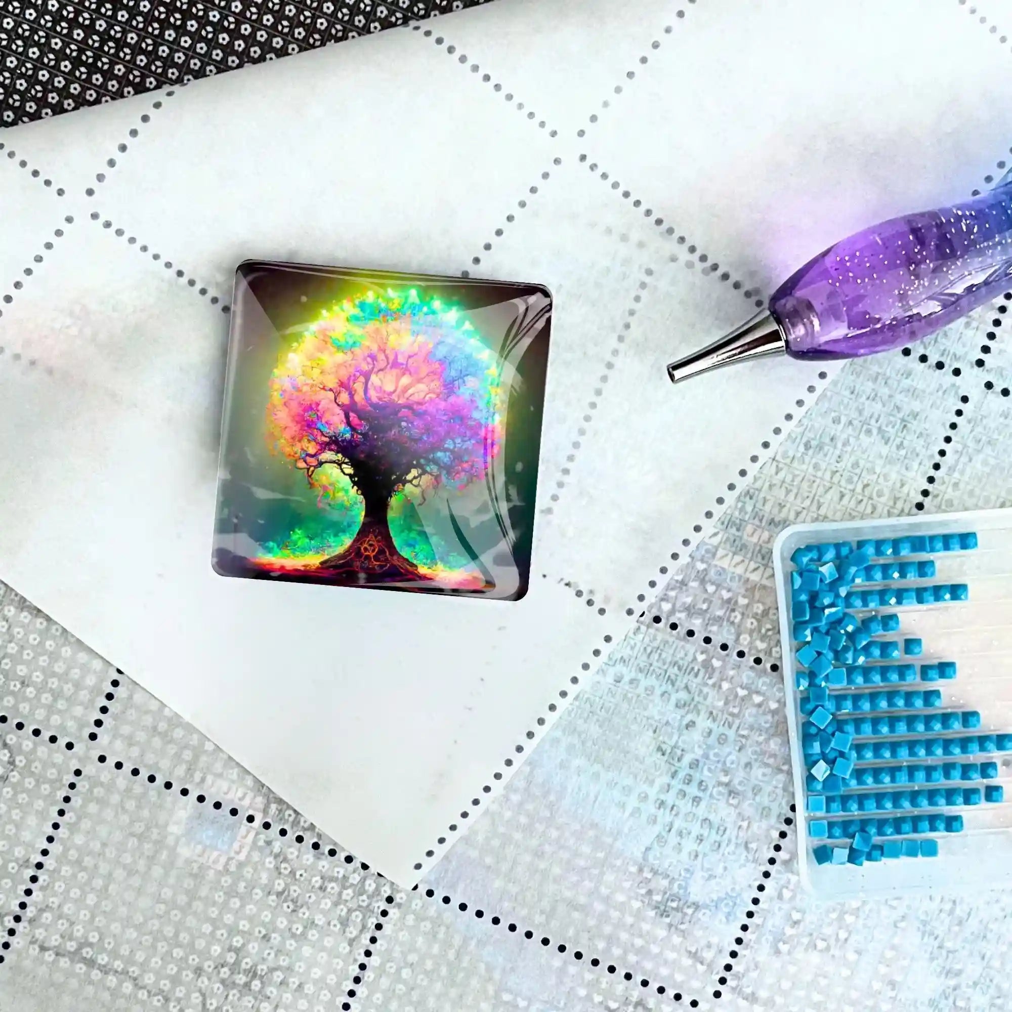 Cover Minder - Colorful lightning Tree