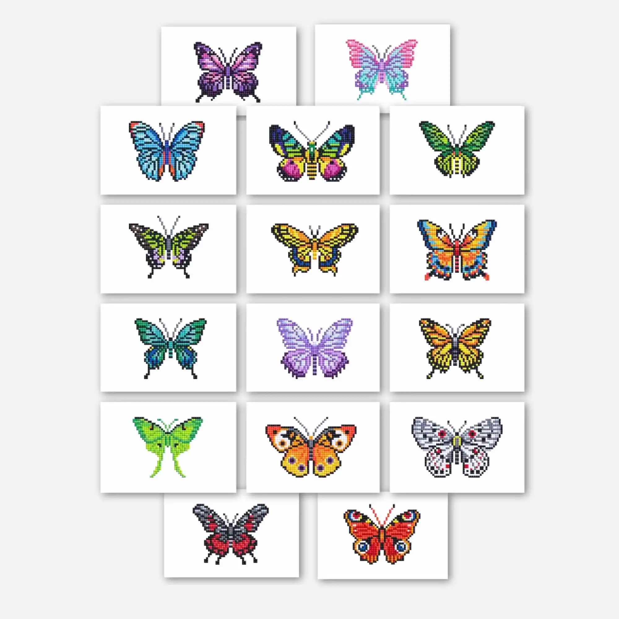 Mini Diamond Painting Set mit 16 farbenfrohen Schmetterlingsmotiven auf kleinen Leinwänden für kreativen Bastelspaß.