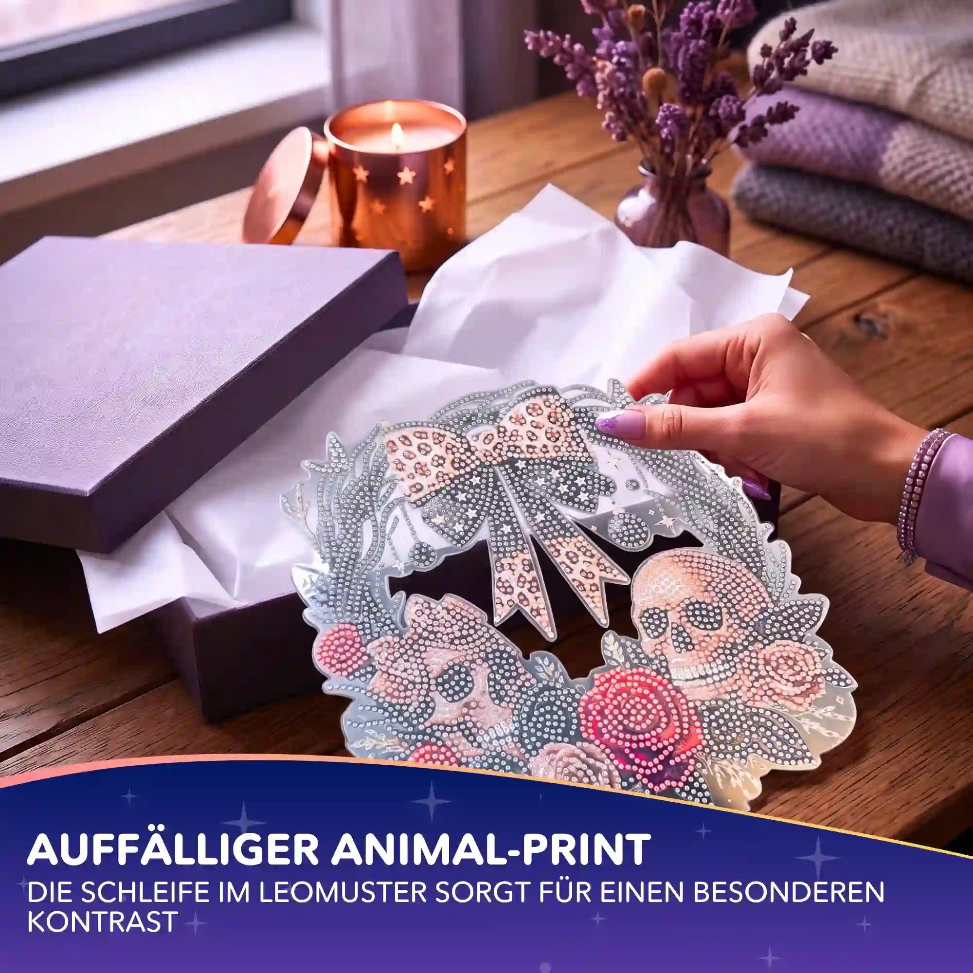 Diamond Painting Aufsteller Totenkopfkranz mit Leo-Schleife als glitzernde DIY Halloween Deko