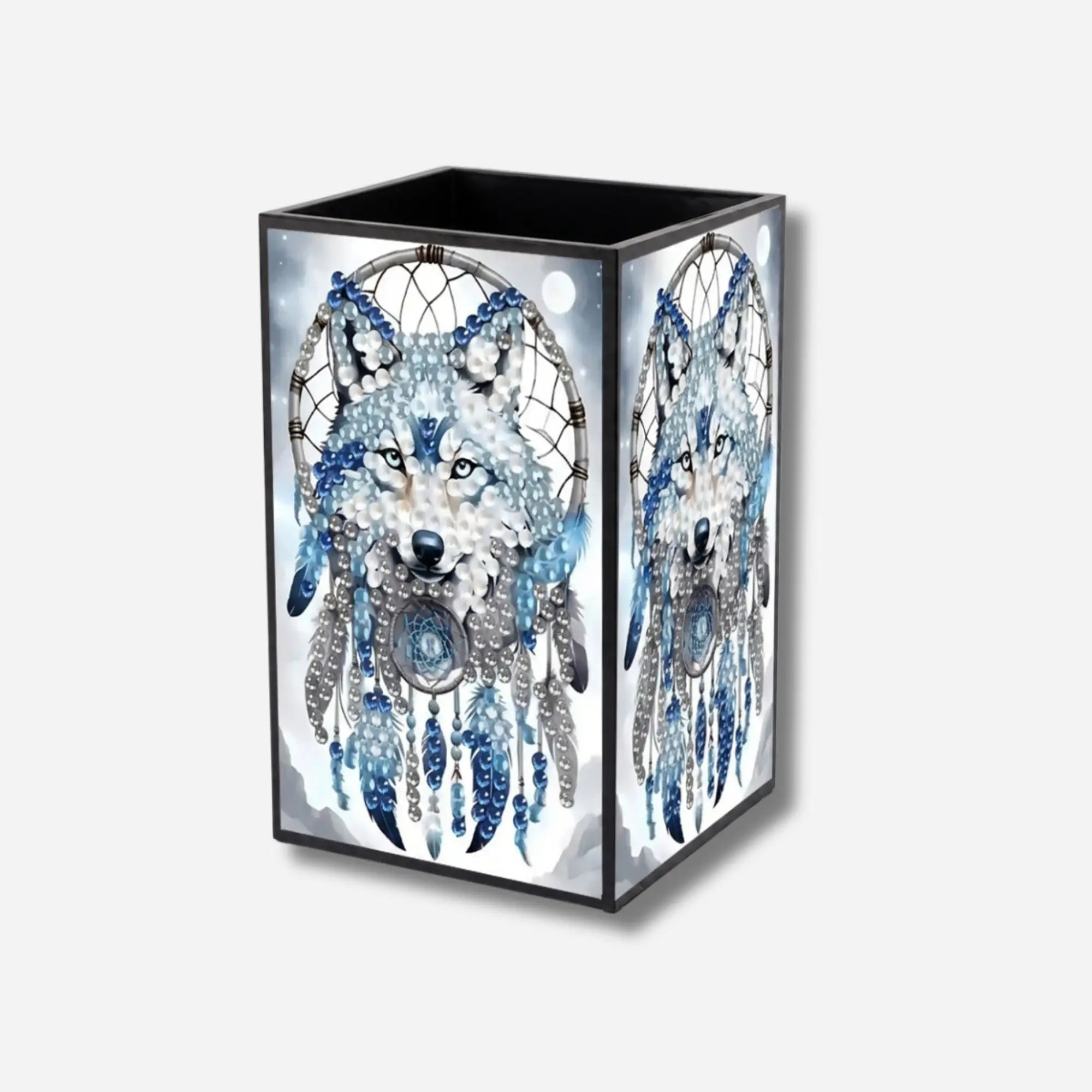 Diamond Painting Stiftehalter mit Wolf-Traumfänger Motiv und funkelnden Steinen als Schreibtisch Organizer