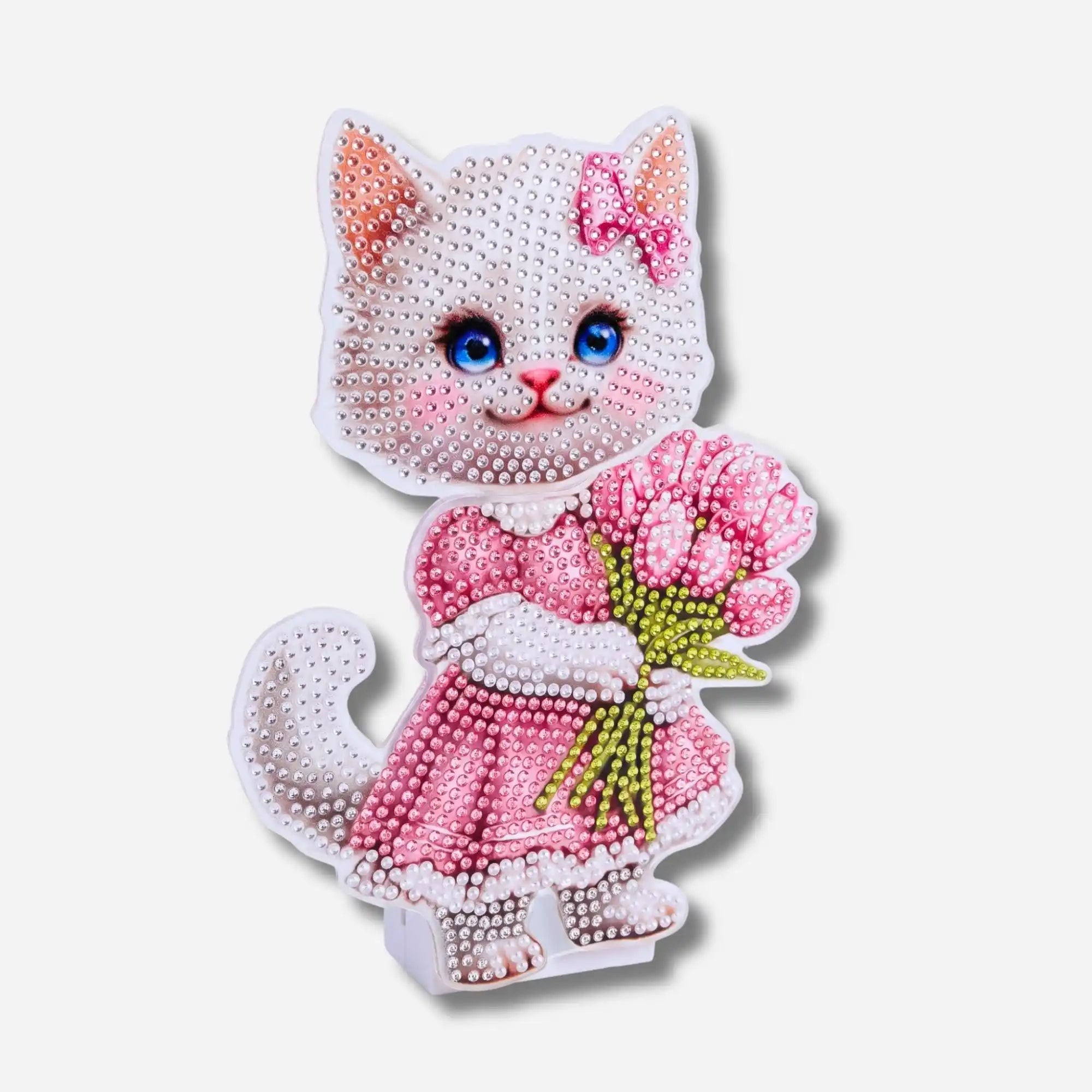 Diamond Painting Aufsteller als niedliche Katze mit Blumenstrauß, verziert mit funkelnden runden Steinen.