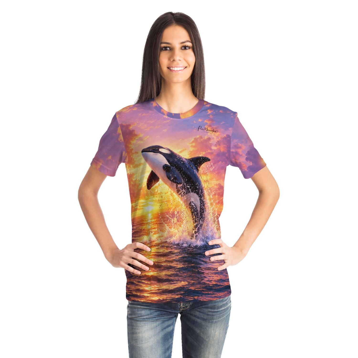 Frau trägt Dreamer T-Shirt mit springendem Orca Motiv im kunterbunten Sonnenuntergang für Diamond Painting Fans von Picmondoo