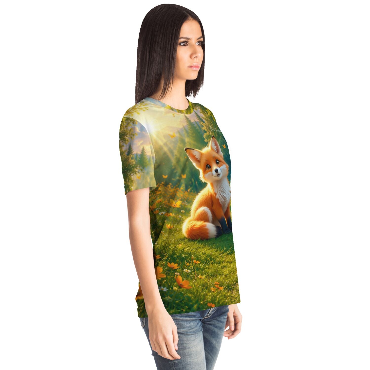 Frau trägt ein T-Shirt mit Fuchsmotiv, das an Designs von Diamond Painting oder Malen nach Zahlen für Erwachsene erinnert