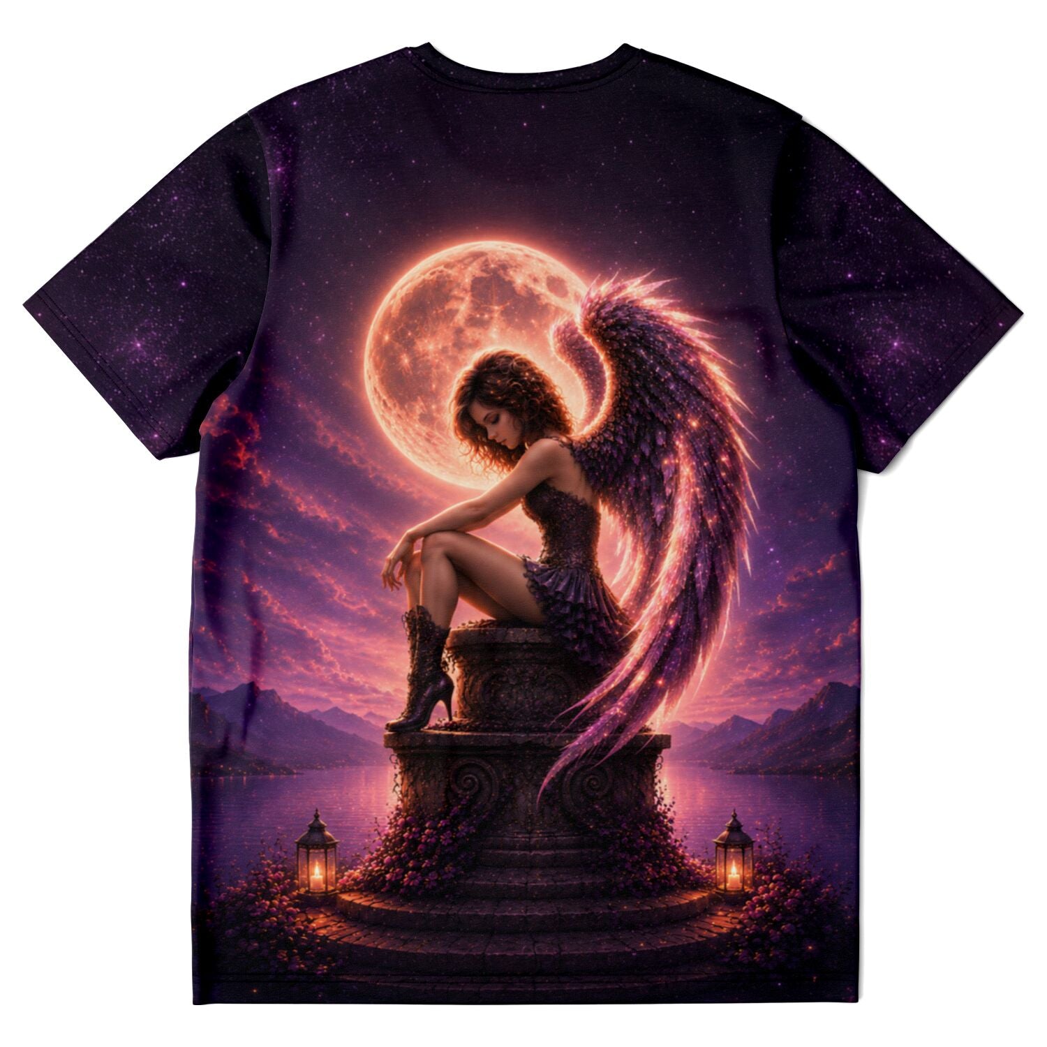 T-Shirt mit Aurelia Nachtflügel Motiv: Engel vor Vollmond in magischer Nachtlandschaft, ideal als Diamond Painting Vorlage
