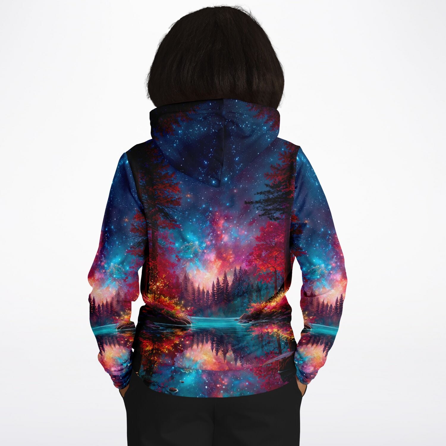Dreamer Hoodie mit farbenfrohem Galaxie-Motiv, Waldlandschaft und See, ähnlich einem Diamond Painting Kunstwerk